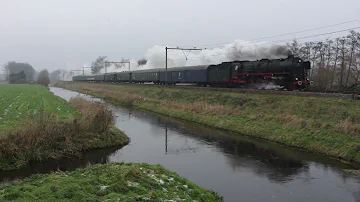 SSN 01 1075 met de kerst expres te Woudenberg