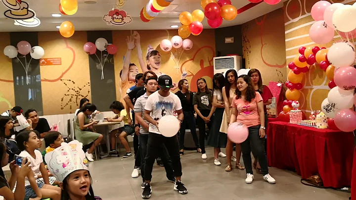 Balloon relay (janine mirella's 1st bday) JOLLIBEE