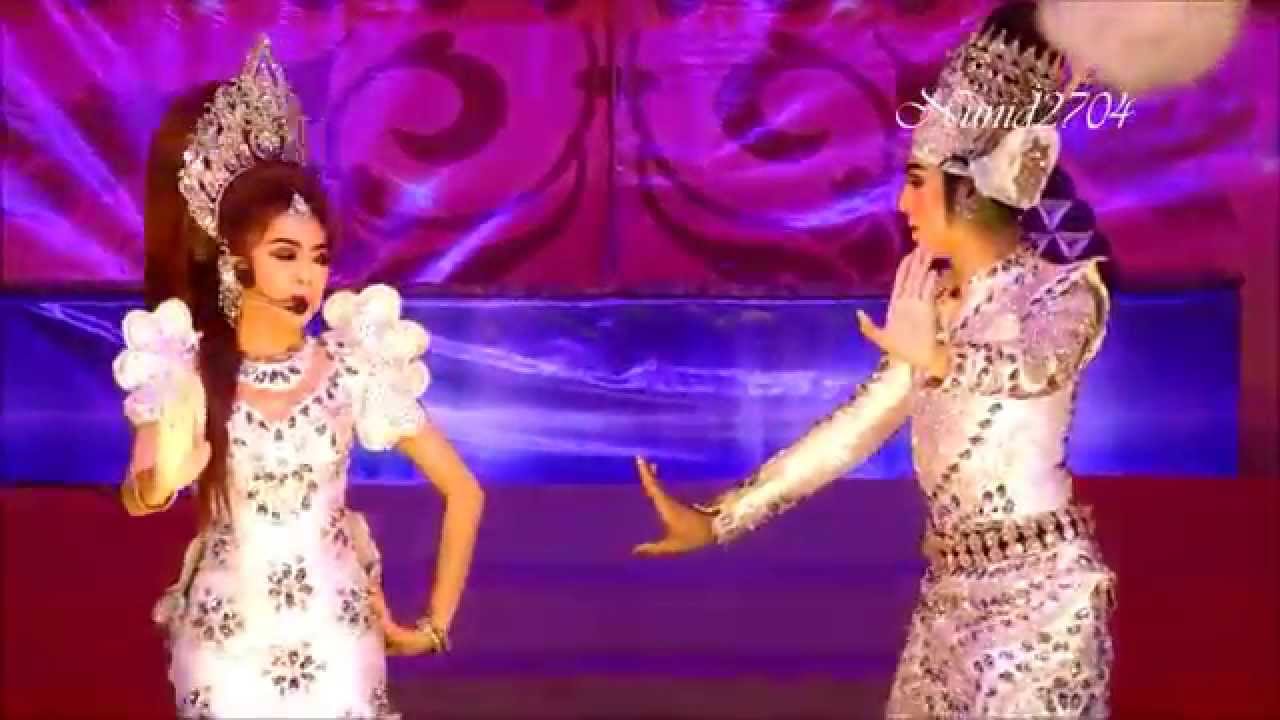 น้องบิ๊ก & น้องเฮ็น....รำฝัดข้าว