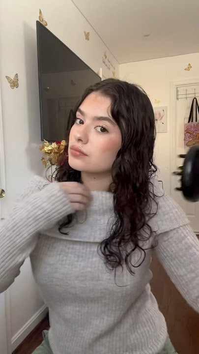 Wavy hair routine 🫧 2C hair #grwm #hairroutine #2chair #curlyhair