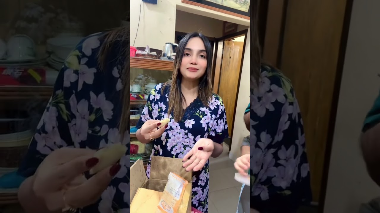 যতো রাত ই হোক না কেন মা কিন্তু ভাত নিয়ে বসে থাকে❤️