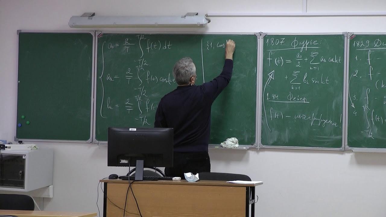 Магистрант 1 курс. Девушка с красным дипломом. Гарвардский университет выпускники гарвардского университета. Выпускник вуза. Трубникова тпу.