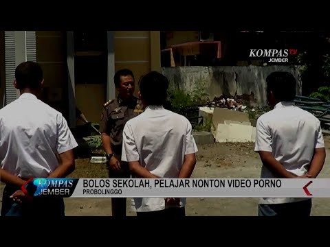 Bolos Sekolah, Pelajar SMA Nonton Video Porno di HP