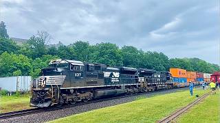 SD70ACE Leads with Horn Salute on NS 269
