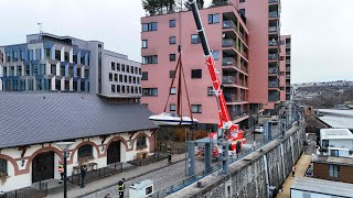 V Holešovicích se potopila loď, hasiči na vytažení použili jeřáb