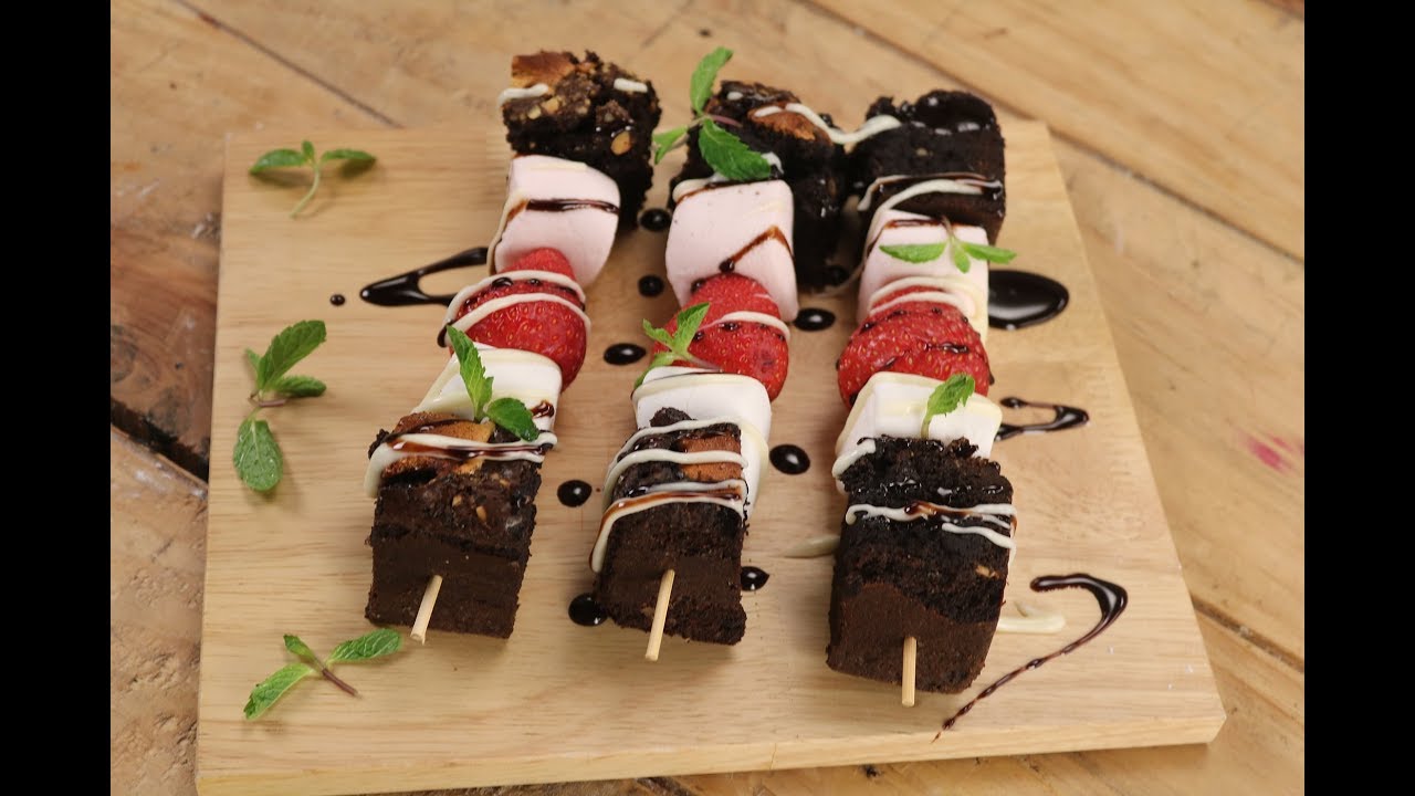 Brownie Strawberry kabab | Sanjeev Kapoor Khazana