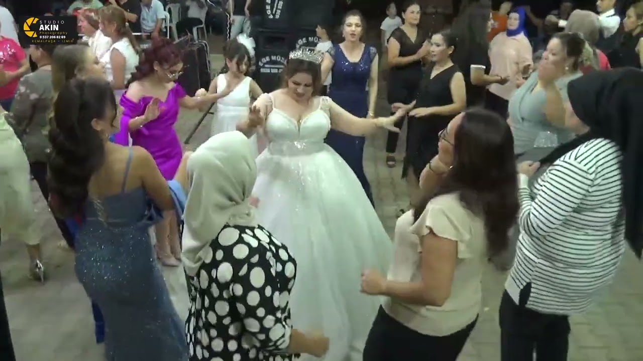 YER YERİNDEN OYNADI! Efsane Köy Düğünü 🔥