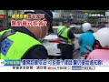 闖燈?律師&quot;拒簽罰單&quot;竟被&quot;6警包圍&quot; 轟警&quot;執法過當&quot;!│中視新聞 20240227