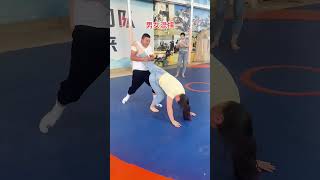 Trò này vợ chồng giải trí ...