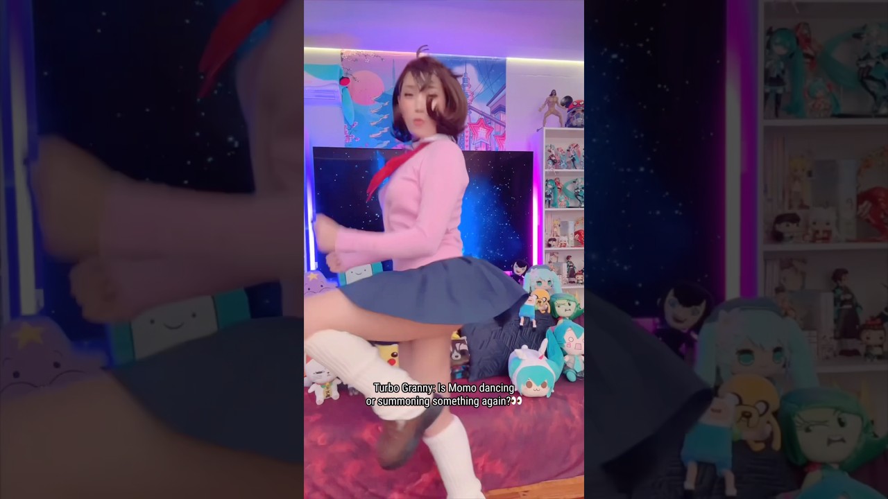 Still trust Momo after she ran from aliens? 😆 #cosplay #cosplayer #anime
