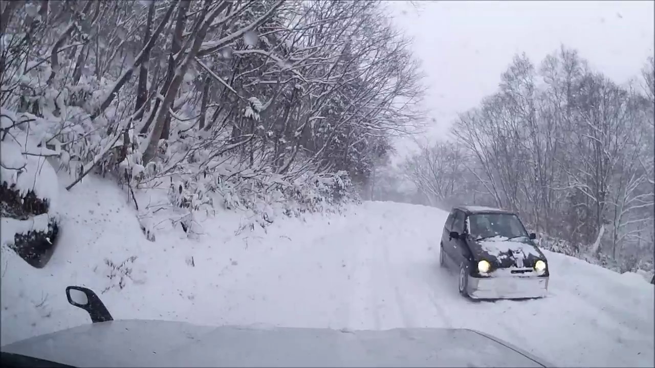 雪道でラリー車のようにカッ飛ぶアルト Youtube