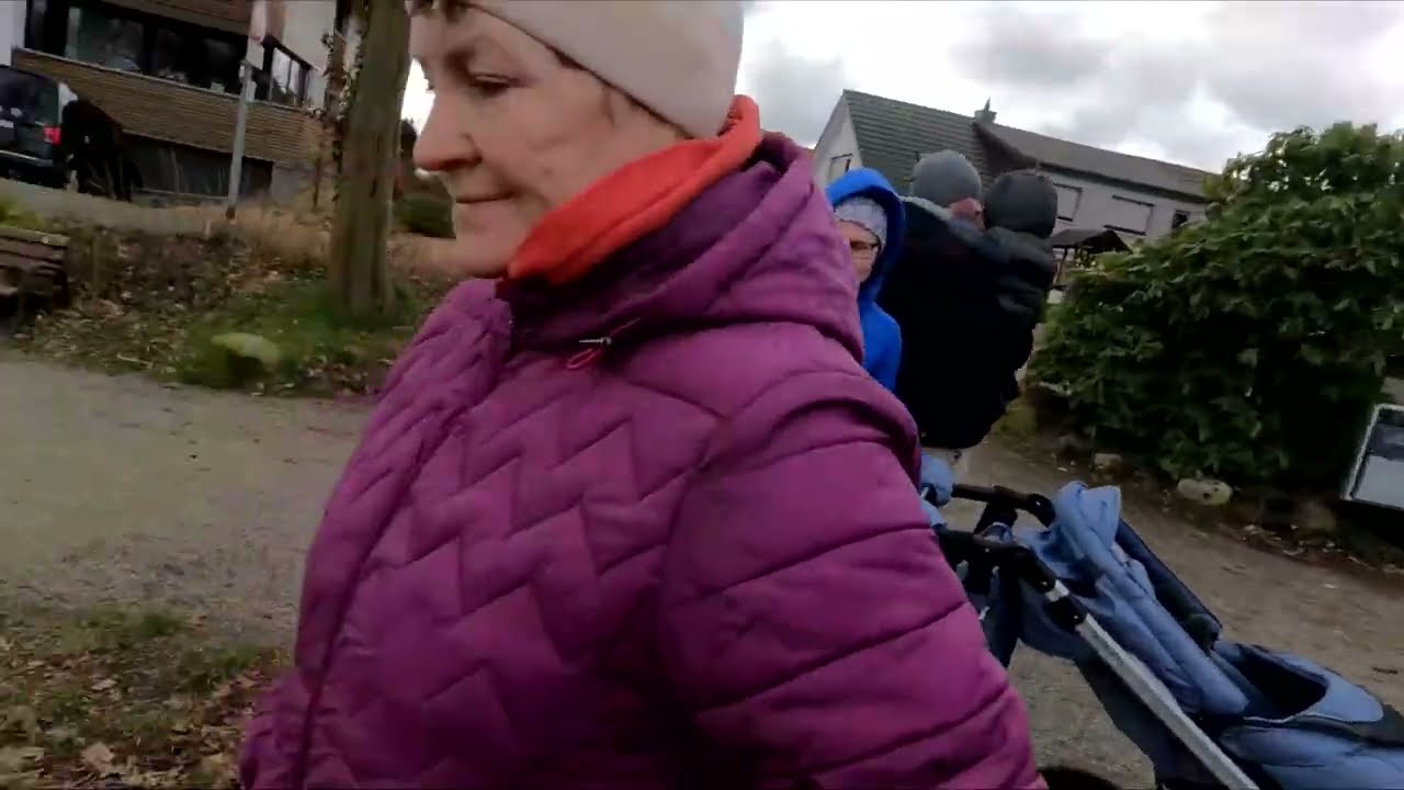 Германия. Прогулка по парку, качели, снимаем все что видим.