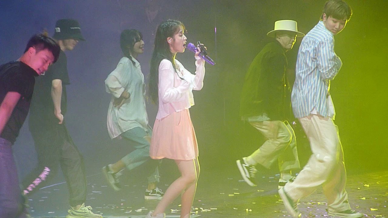 [HD] IU Love Poem in Kuala Lumpur 2019 - 하루 끝 (Every End of the Day) Final Song