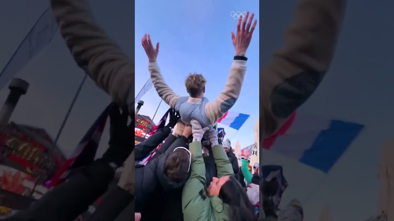 Benjamin Cavet goes from #FreestyleSkiing to crowd surfing!