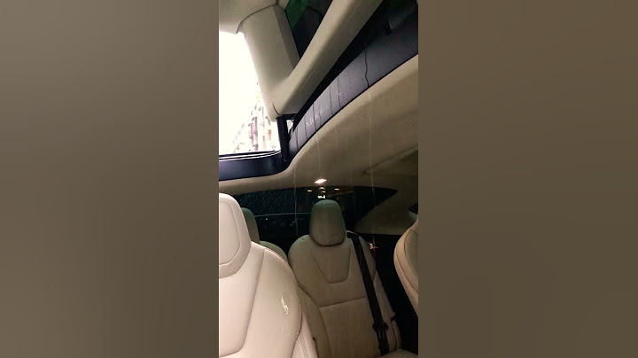 特斯拉 Model X 室內漏水下雨