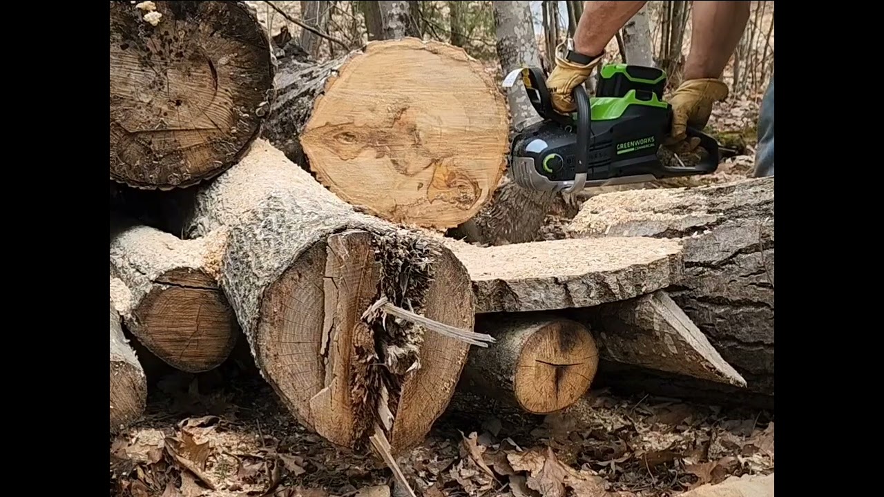 82CS34 Worlds most powerful electric battery chainsaw! Greenworks