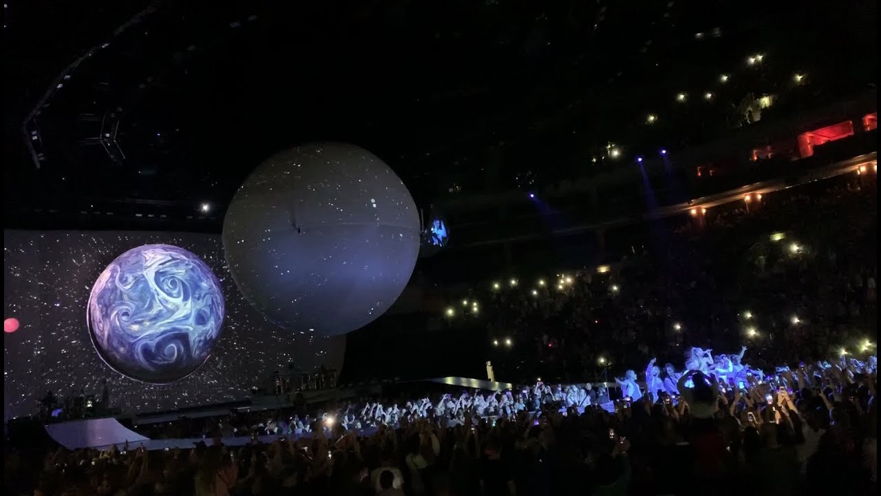 Ariana Grande - NASA @ Prague, O2 Arena - 04.09.2019