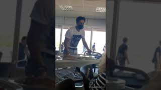 Aprende a sacar la espina de un pescado para servirlo en una mesa #shorts