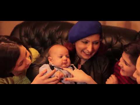 სოფი რაფაელა, ლაშა რამიშვილი, გია ჯაჯანიძე, ანა მალაზონია და ბავშვები - ახალი წელი