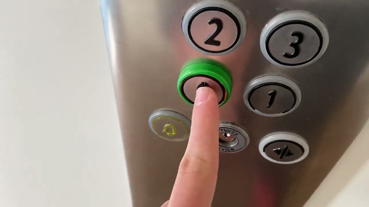 2003 Kone Ecodisc at @Holiday Inn, North Acton (London)