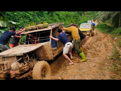 Mobil dan Jalan di Pedalaman Aceh Timur Sama jadulnya