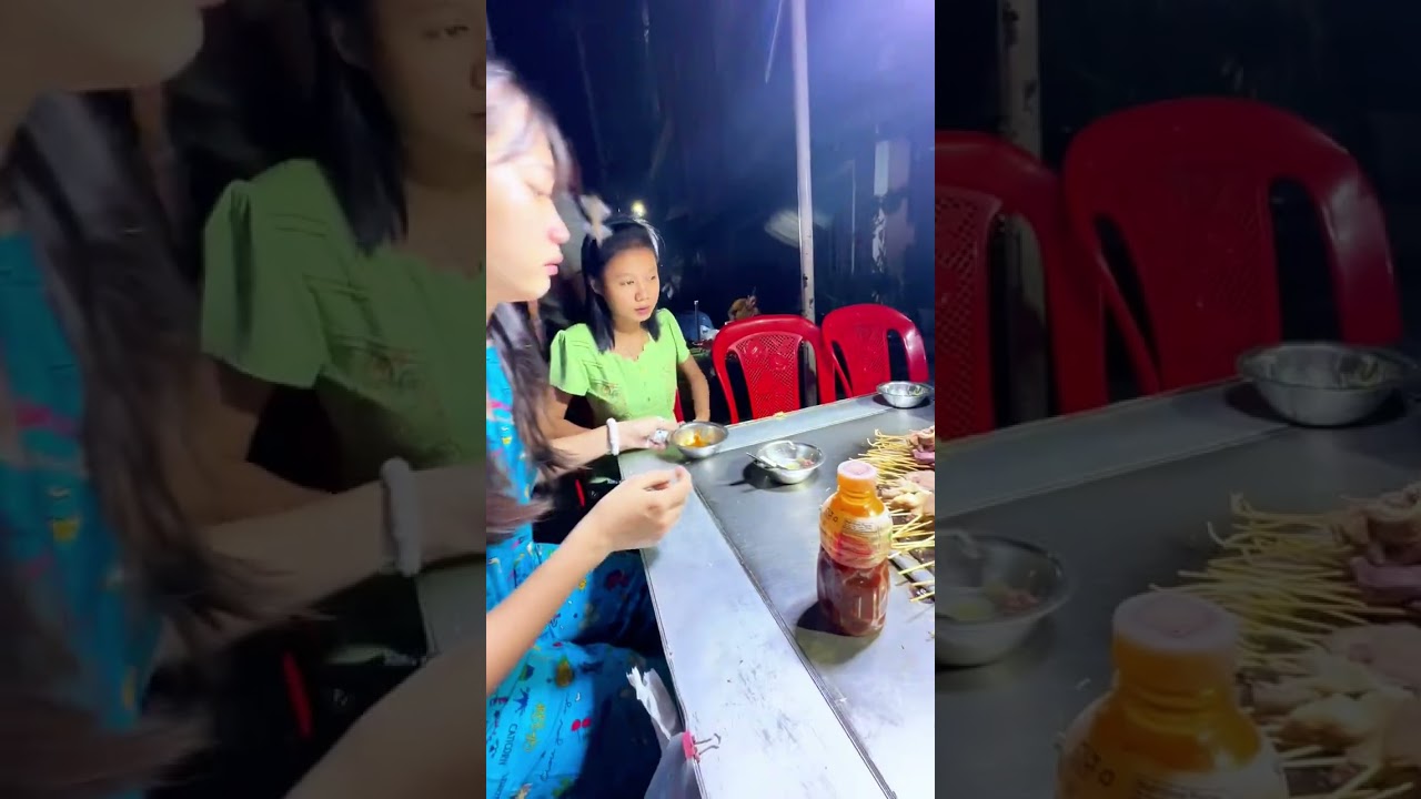 นั่งล้อมวงกินด้วยกันแต่จ่ายกันเองหมูต้มเมืองพม่า