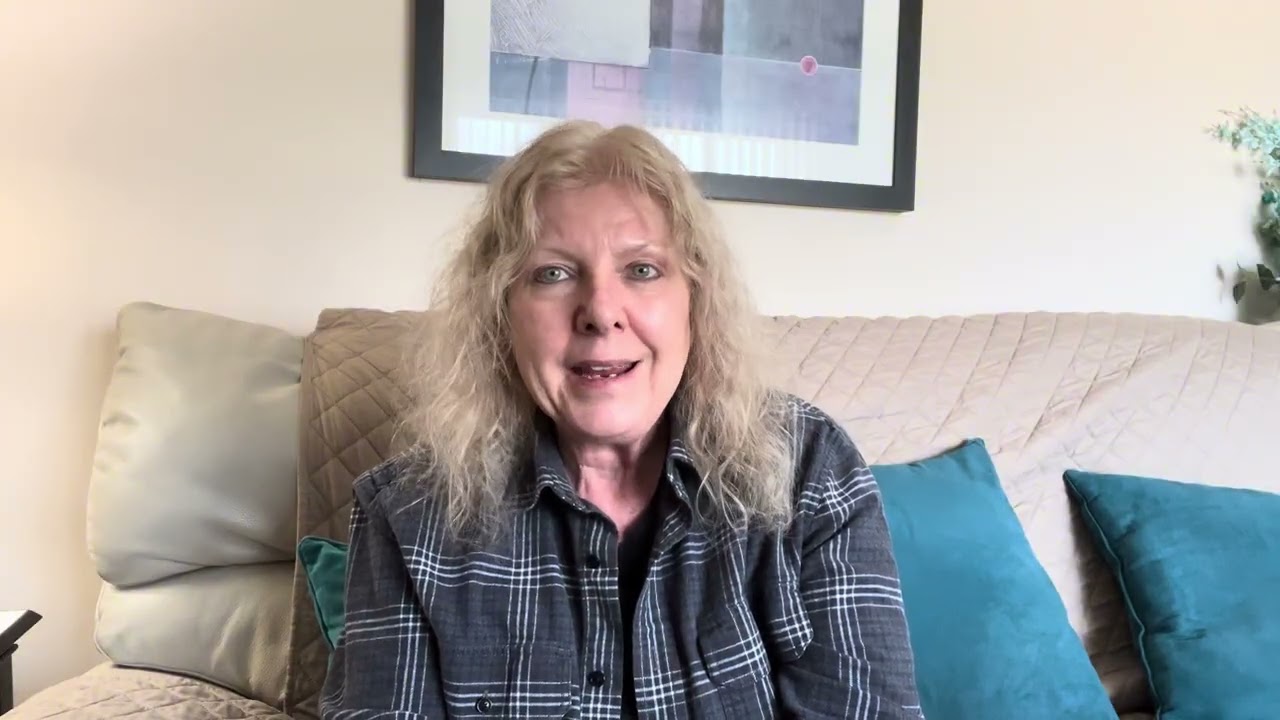 ThredUP Funbox Friday - Story time is lit 🔥 