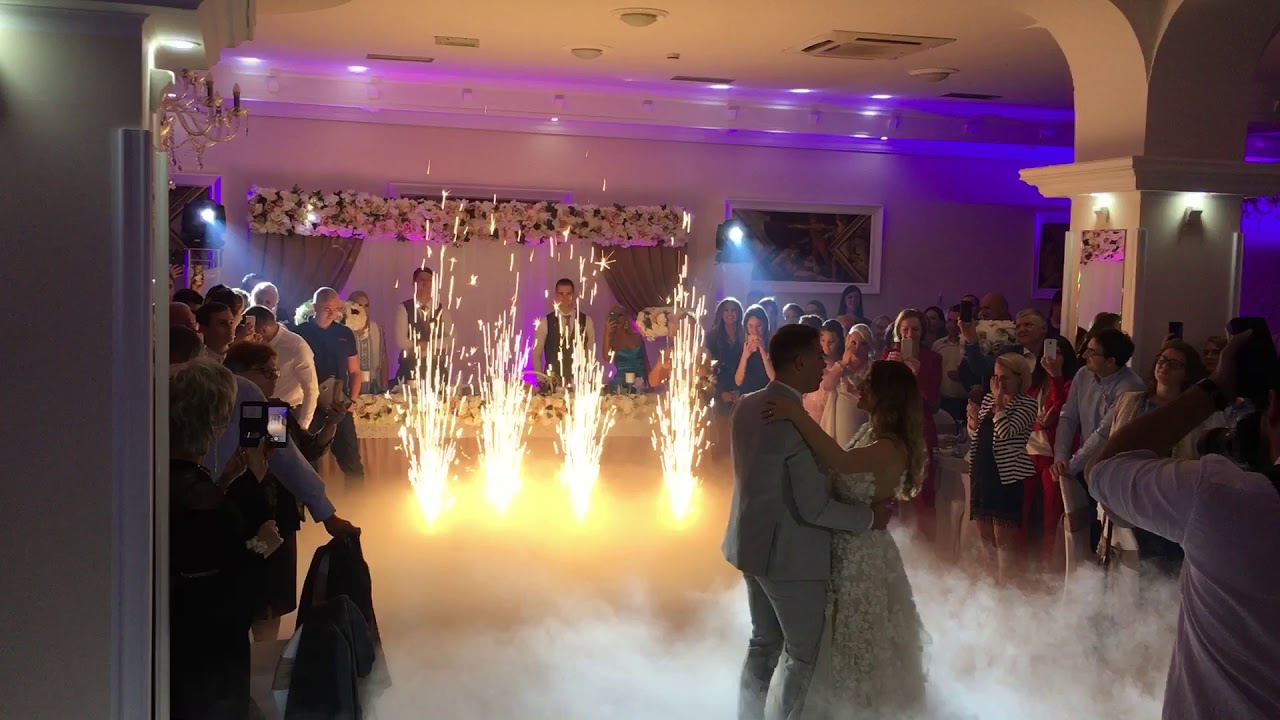 Prvi ples podni dim vatromet - YouTube