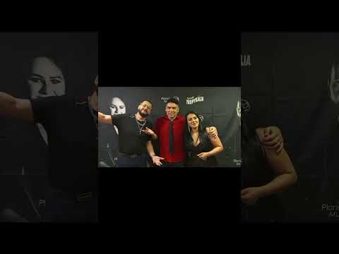 Rick Noda entrevista a banda Tropycalia no classic hall