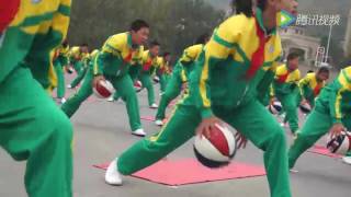 Basketball dribbling plus yoga: Kids showcase synchronized drills and exercises in China