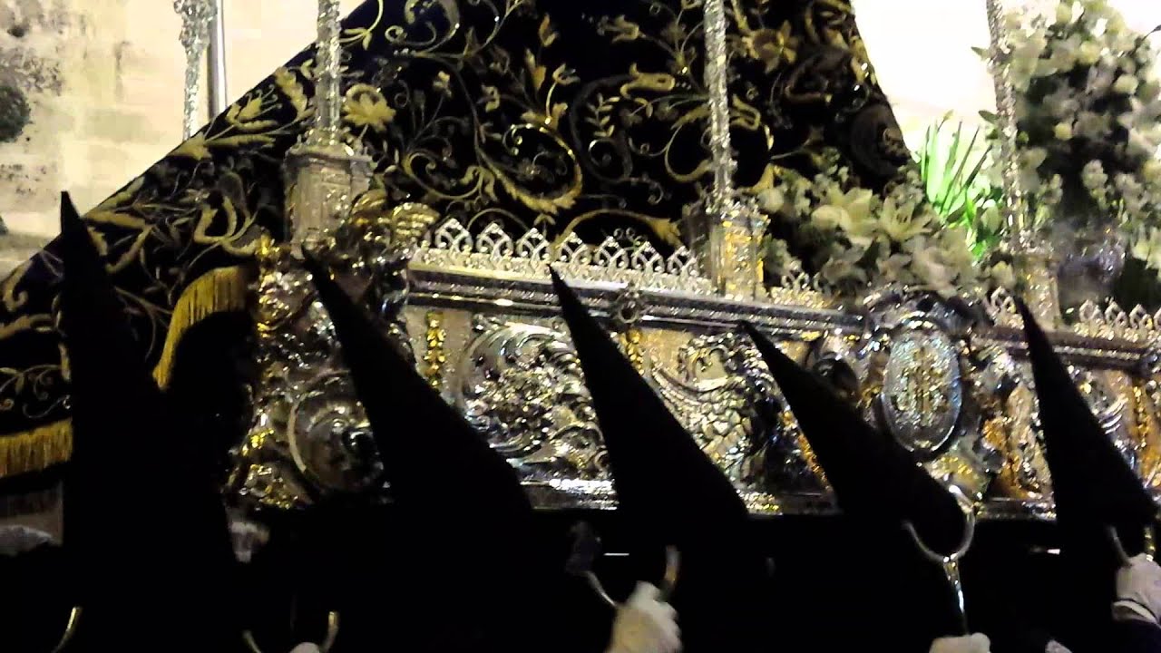 Soledad del Puente llegando al Obispado