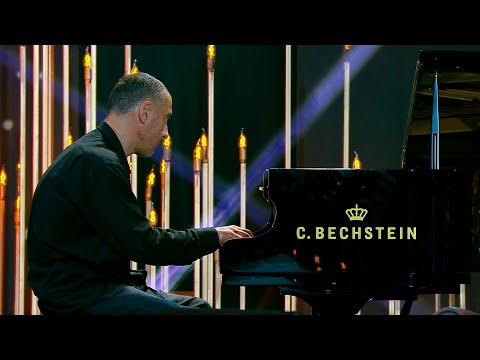 “Chameleon”კომპოზიტორი:ჰ.ჰენკოკი