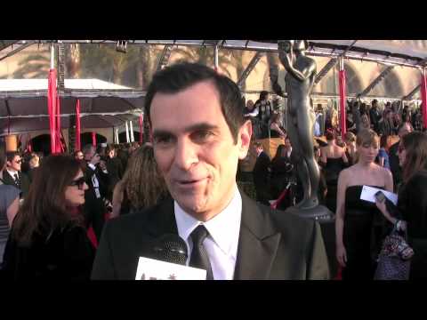"Modern Family" cast members on the red carpet at the 2010 SAG Awards