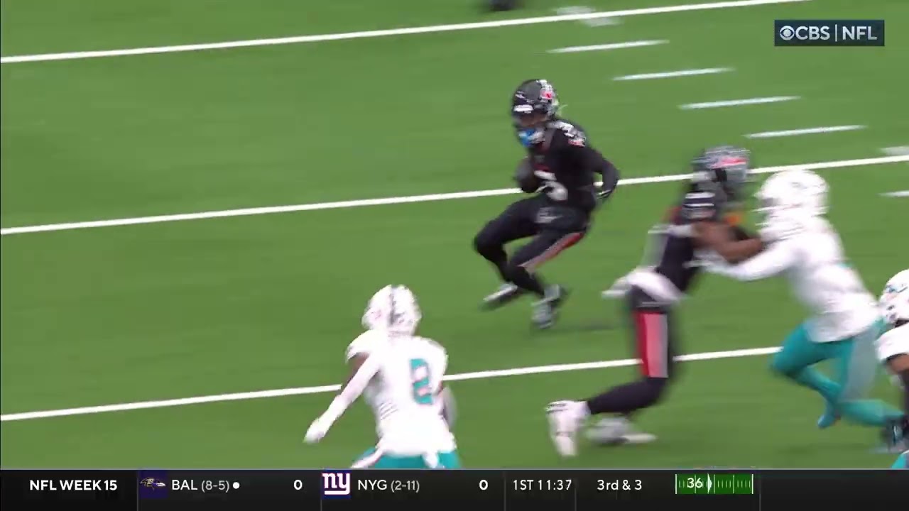 Tank Dell utilizes trickery and pure speed on 15-yard end around