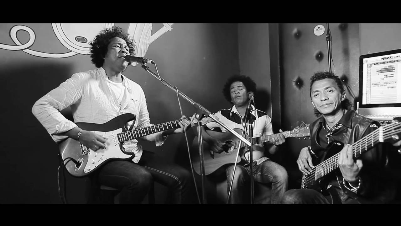 Mikea - Longo Raty ( Studio )