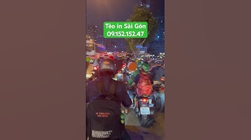 Không khi mọi người đổ về quê ăn Tết tấp nập, cầu Khánh Hội kẹt cứng