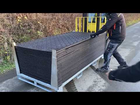 Fahrplatten im SmartStore Transportgestell mit klappbaren Eckwinkeln schnell entladen und verlegen