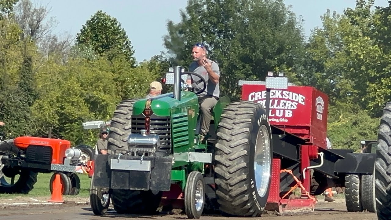 Antique Tractor Pulling at Sterling Creekside Pullers Club 2023 YouTube