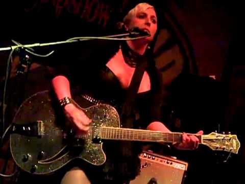 Izzy Cox - Train Blues - Beerland - SXSW Austin 2011