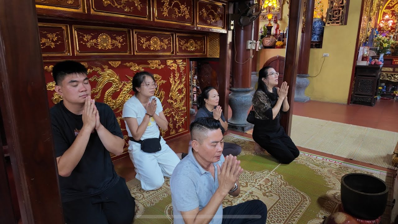 Gia đình đi du lễ ngày 14/9/2025