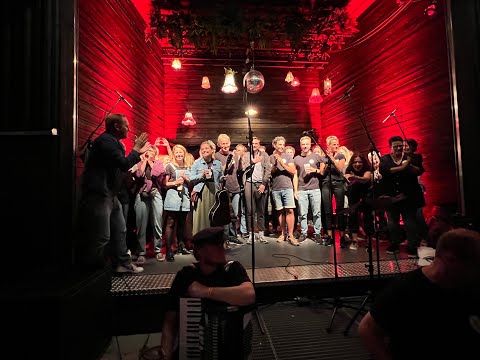 Thees Uhlmann & der Erlanger Kneipenchor - Die Schönheit der Chance (live bei 40 Jahre E-Werk)