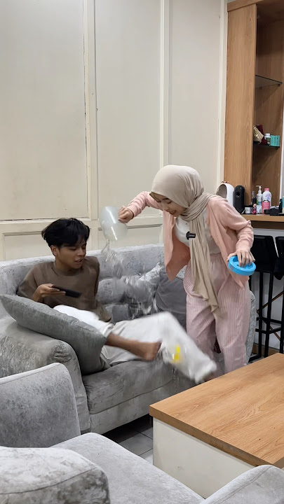 PRANK NUMPAHIN AIR PANAS😱PADAHAL INI AIR DINGIN😭ADAM PANIK SAMPE BANTING HP