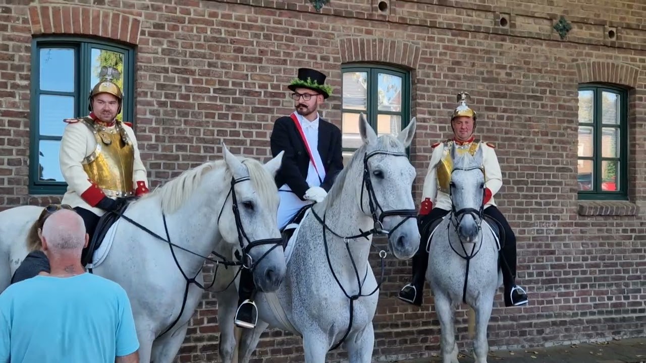 Schützenfest Allrath 2023 Blumen-  und Fahnenparade