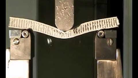 5 Ply Composite Honeycomb Sandwich Three Point Test