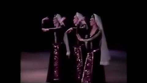 Adiss Harmandian - Gyanki Ourakh Polor Hayerin (1995 Video)