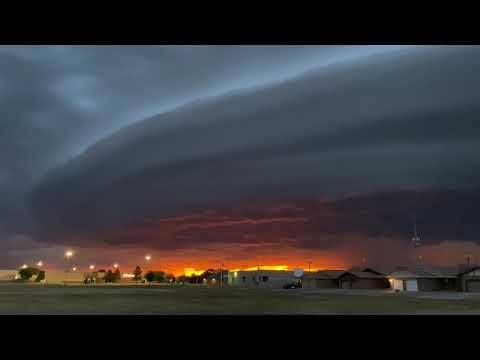 Giant Shelf Cloud Looms Over Clovis, New Mexico