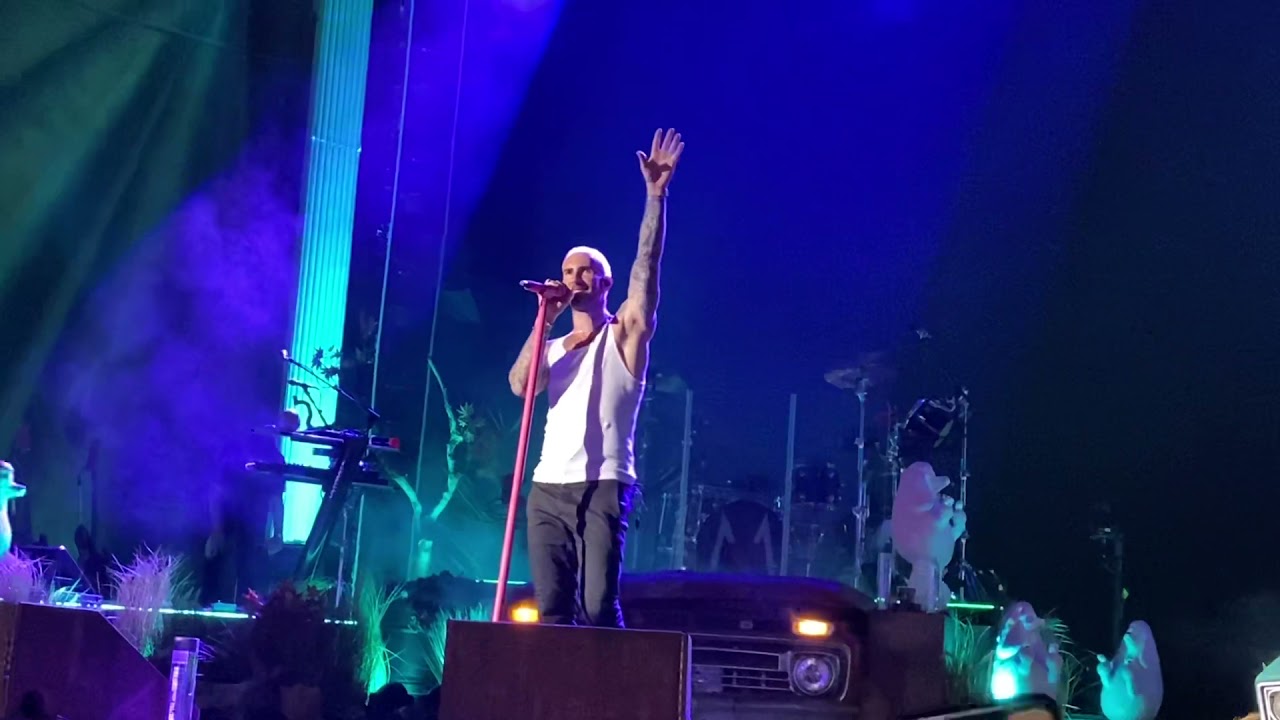 Memories - Maroon 5 (LIVE in Austin, Texas 09-27-21)