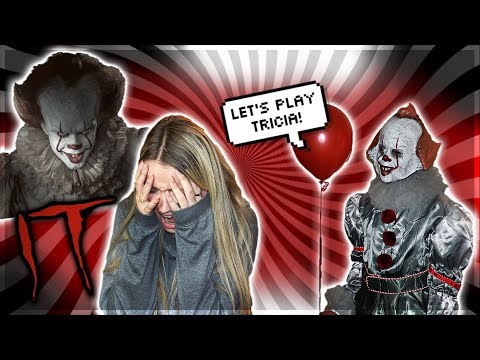 "it"-creepy-clown-prank-on-girlfriend!!!-**she-cried*