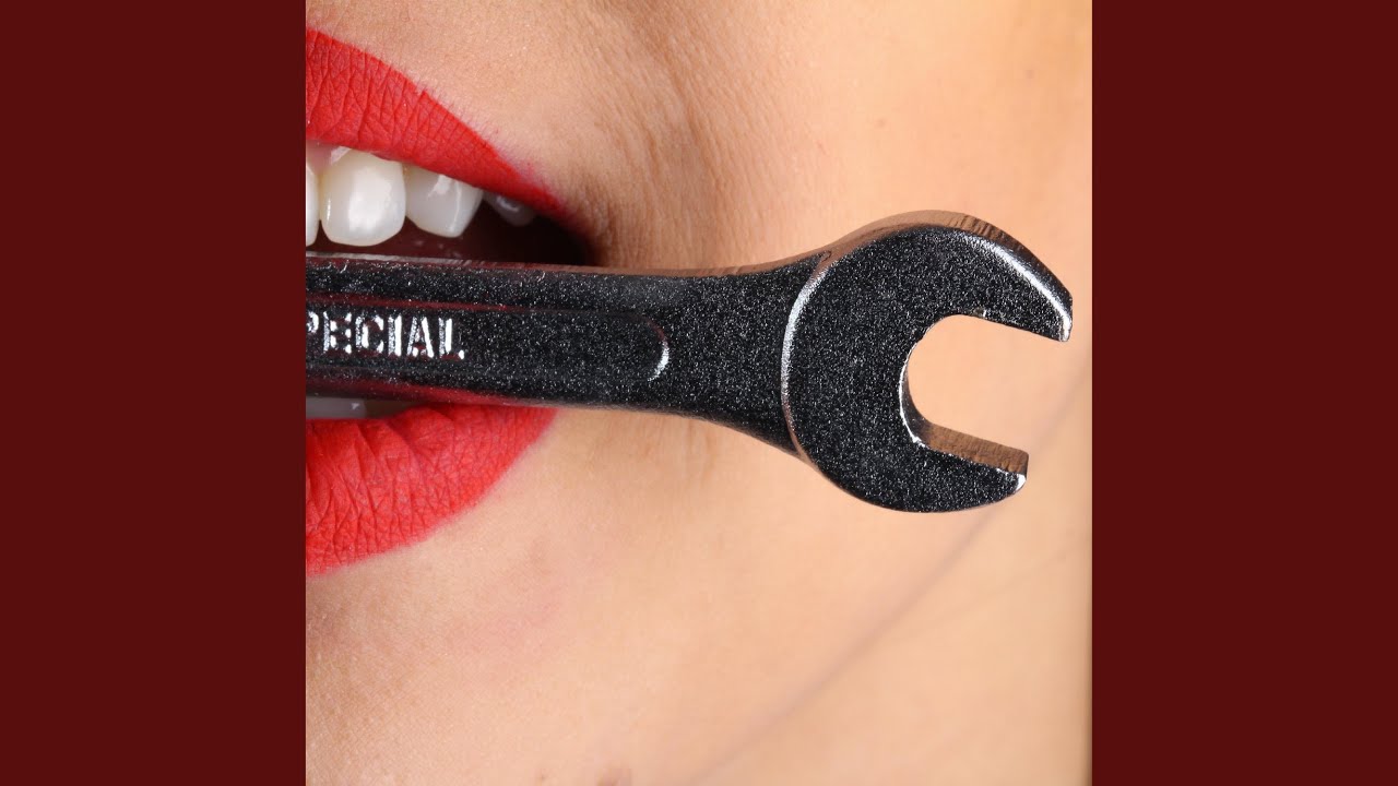 Guarda Nice Teeth Four su YouTube Guarda Nice Teeth Four su YouTube