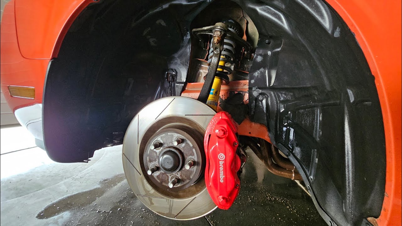 Refinishing My Brembo Calipers on the SRT Challenger + Wheel Well Deep Clean! 👌 